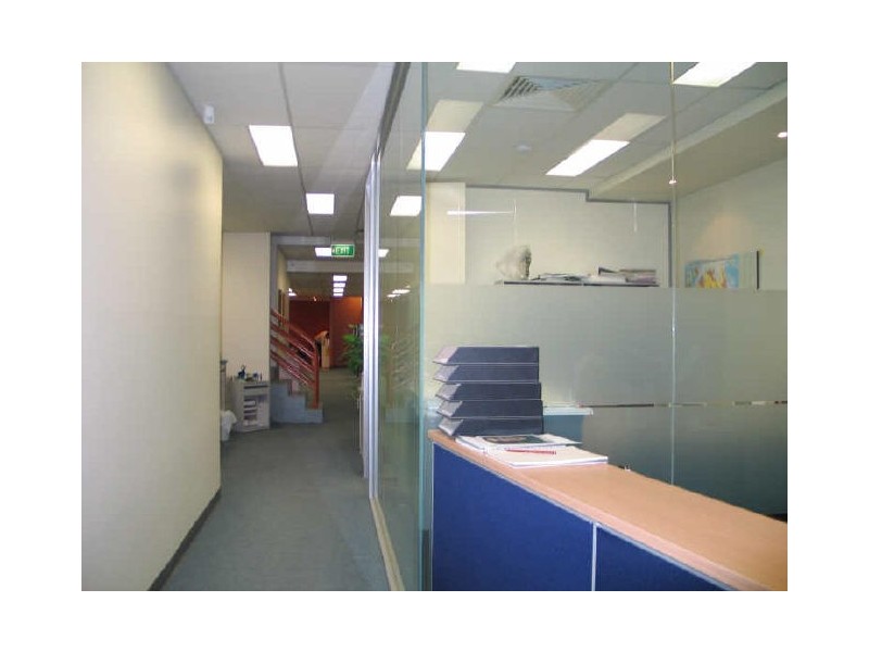 13 Royton St, Burwood East VIC 3151