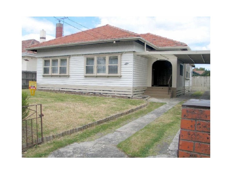 18 Wallace Street, Burwood VIC 3125