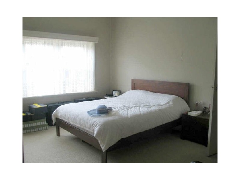 18 Wallace Street, Burwood VIC 3125