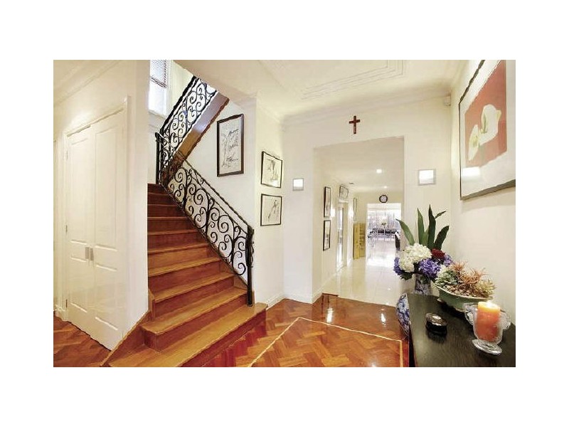 1 Weir Street, Kew VIC 3101