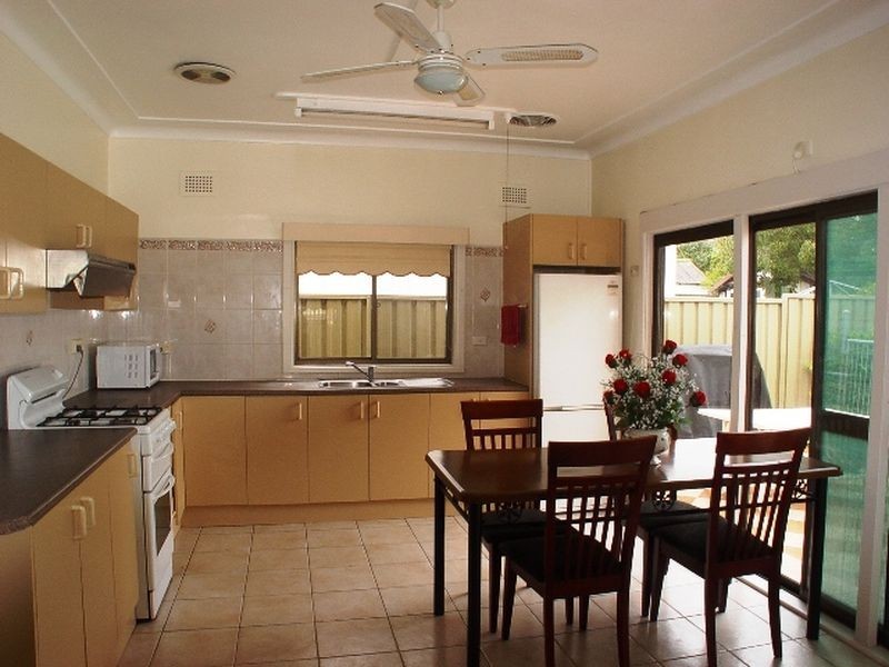 11 Birrong Ave, Birrong NSW 2143