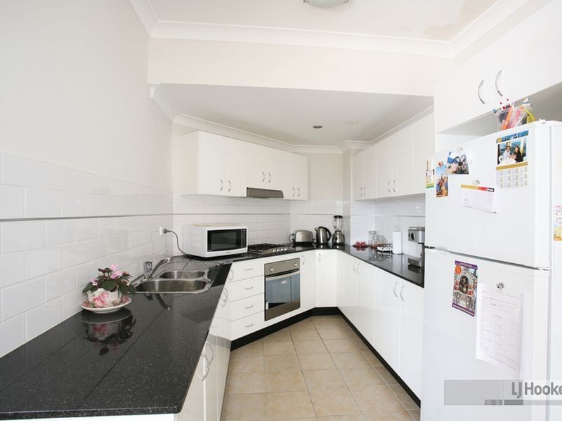 9/1-5 Kitchener Ave, Regents Park NSW 2143