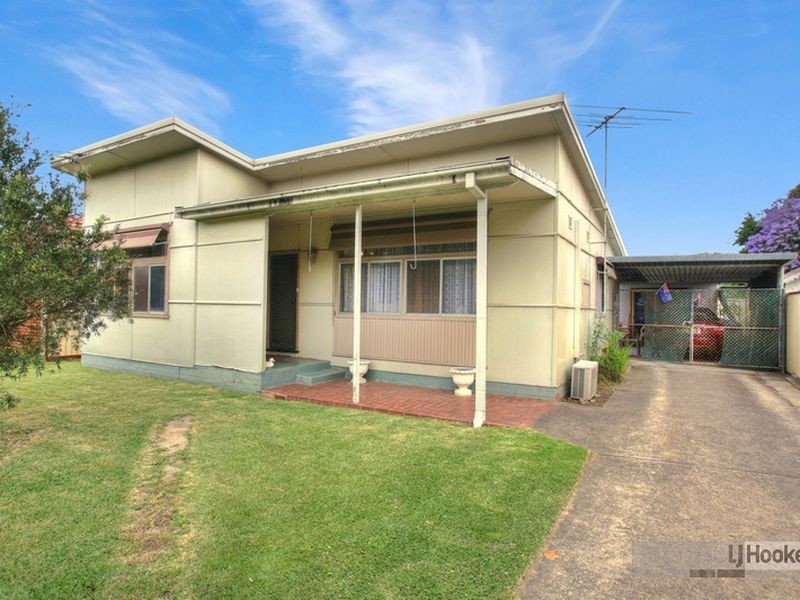 77 Gascoigne Rd, Birrong NSW 2143