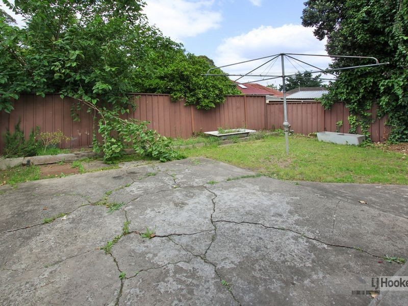 33 Rodd St, Birrong NSW 2143