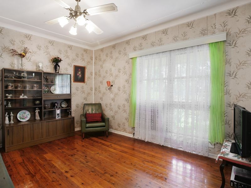 121 River Ave, Fairfield East NSW 2165