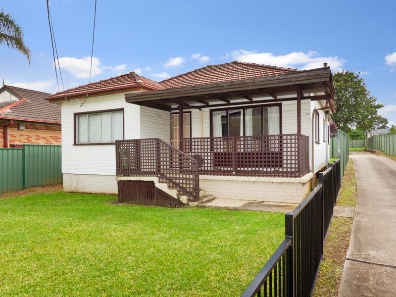 30 Fuller St, Chester Hill NSW 2162