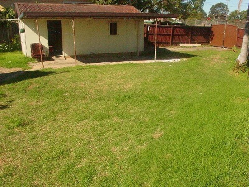 1 Oswald St, Guildford NSW 2161