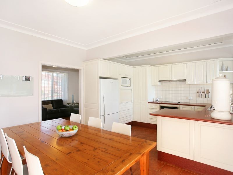 9 Forshaw Ave, Chester Hill NSW 2162