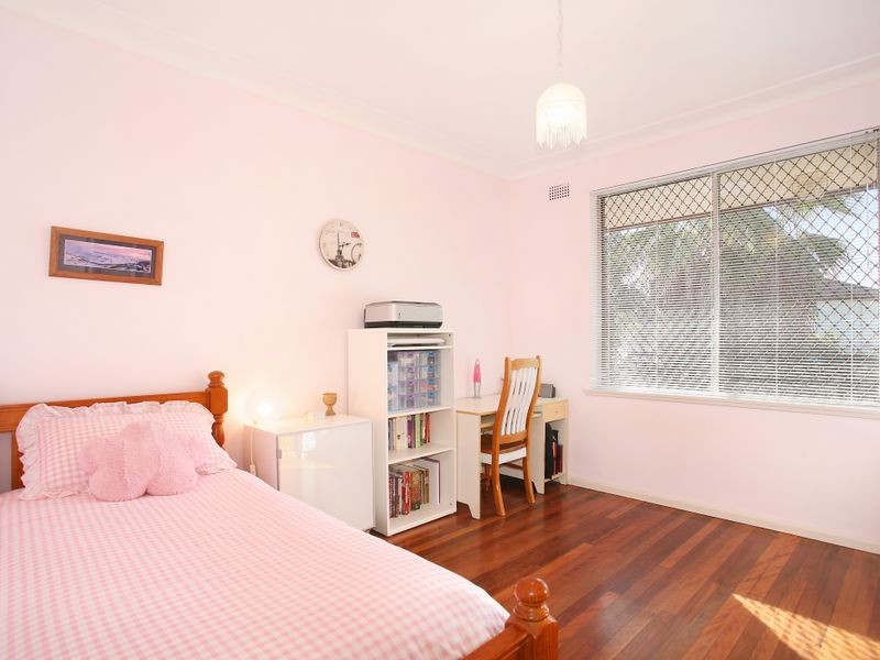 9 Forshaw Ave, Chester Hill NSW 2162