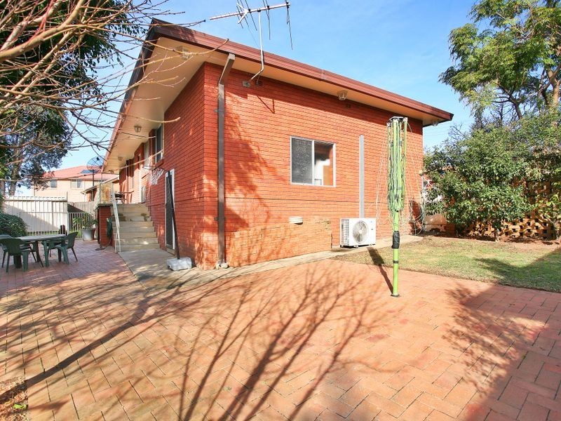 9 Forshaw Ave, Chester Hill NSW 2162