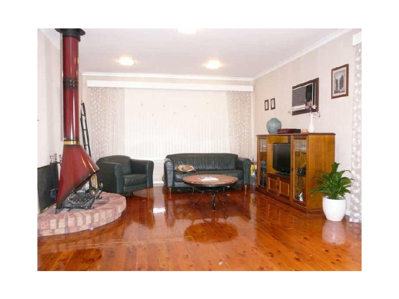 63 View St, Sefton NSW 2162