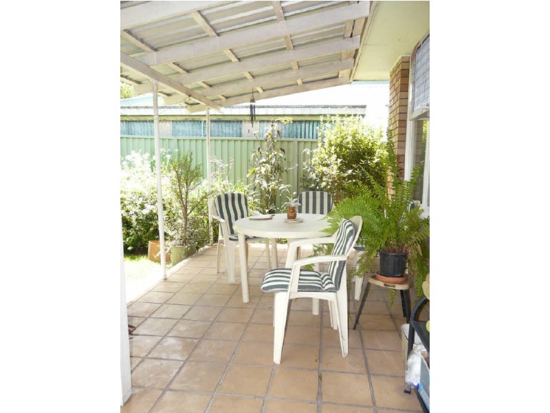 9 Dempster Cres, Regents Park NSW 2143