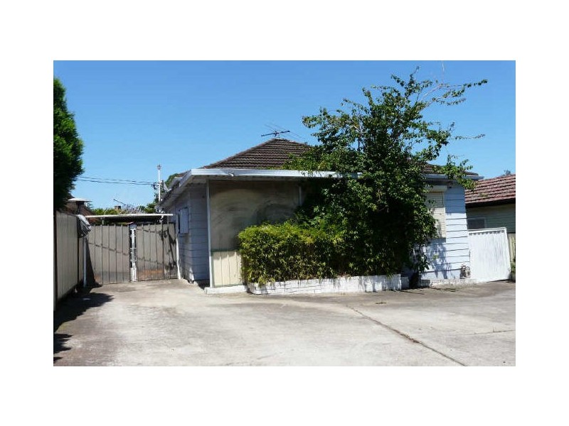 69 Woodville Rd, Chester Hill NSW 2162