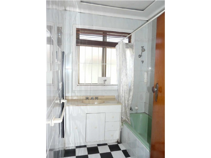 69 Woodville Rd, Chester Hill NSW 2162