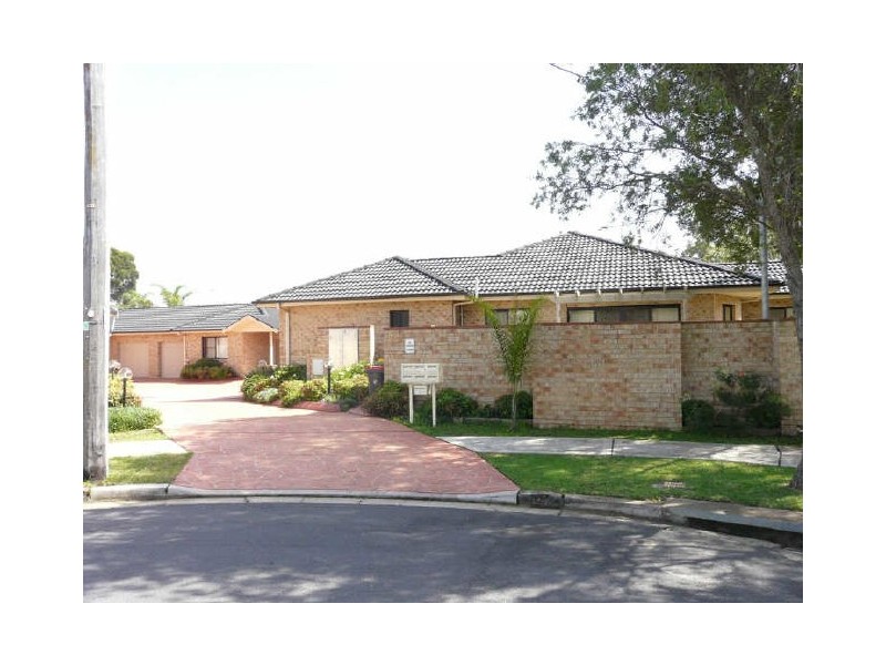 6/4 Iona Place, Bass Hill NSW 2197