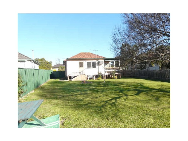 23 Cutcliffe Ave, Regents Park NSW 2143
