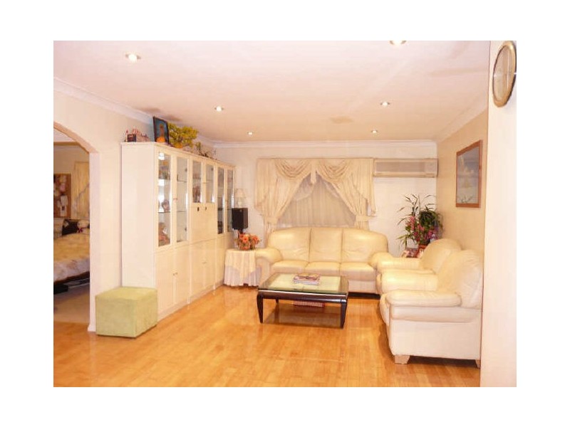 20 Burlison St, Warwick Farm NSW 2170