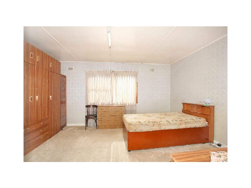 30 Waldron Rd, Sefton NSW 2162