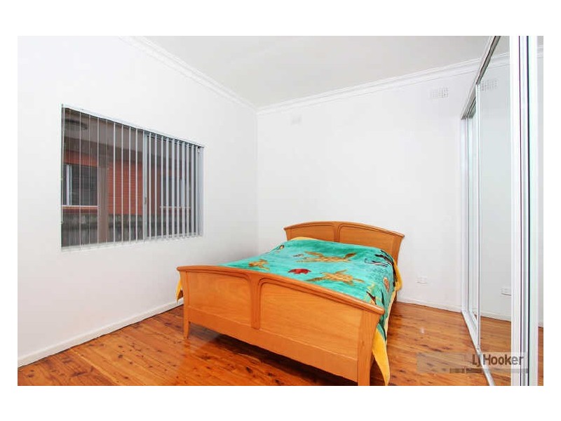 6 Leslie St, Bass Hill NSW 2197