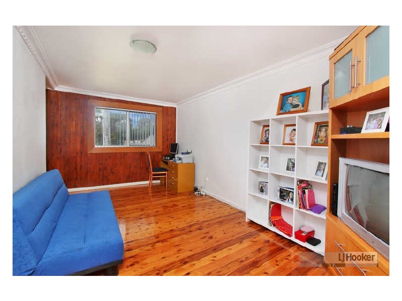 6 Leslie St, Bass Hill NSW 2197
