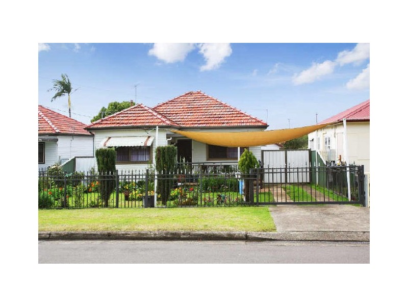 27 Dorothy St, Chester Hill NSW 2162
