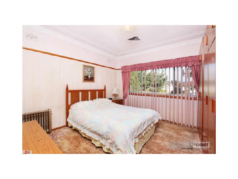 36 Broad St, Bass Hill NSW 2197