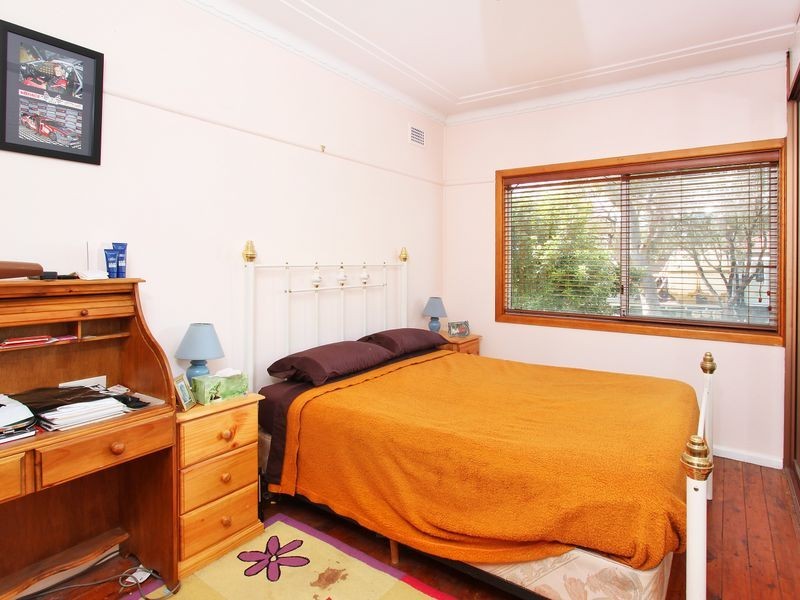 5 McClelland St, Chester Hill NSW 2162