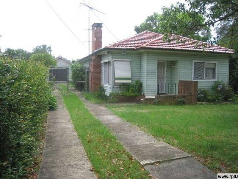 10 McPhee St, Chester Hill NSW 2162