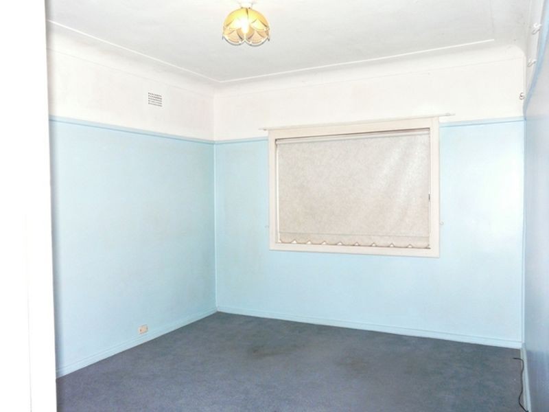 10 McPhee St, Chester Hill NSW 2162