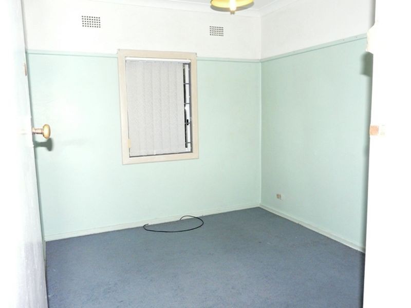 10 McPhee St, Chester Hill NSW 2162