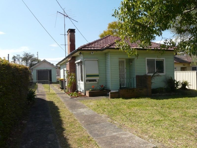 10 McPhee St, Chester Hill NSW 2162