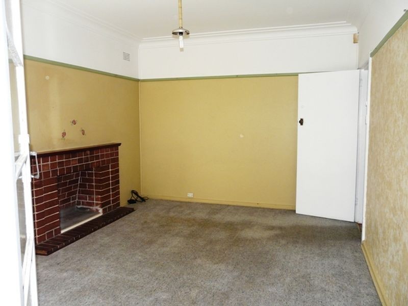 10 McPhee St, Chester Hill NSW 2162