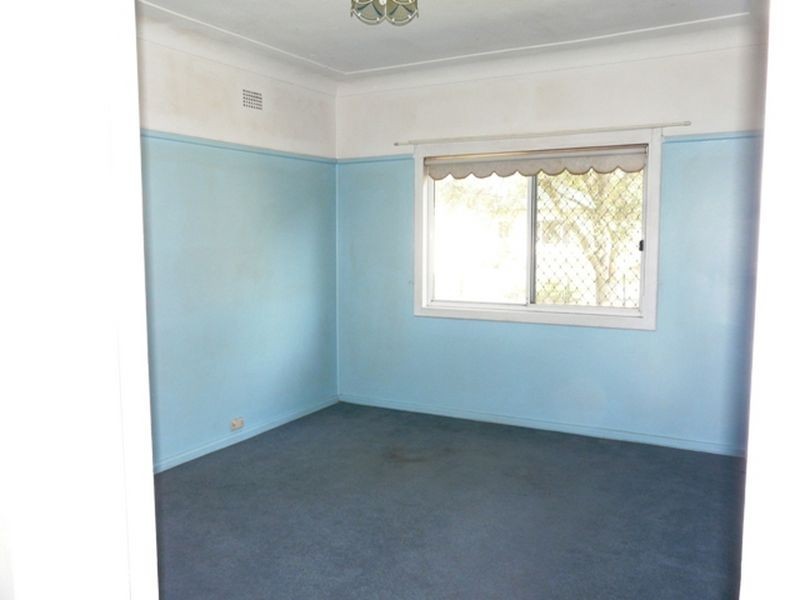10 McPhee St, Chester Hill NSW 2162