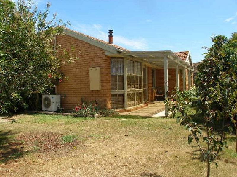 13 Ellen Way, Sale VIC 3850