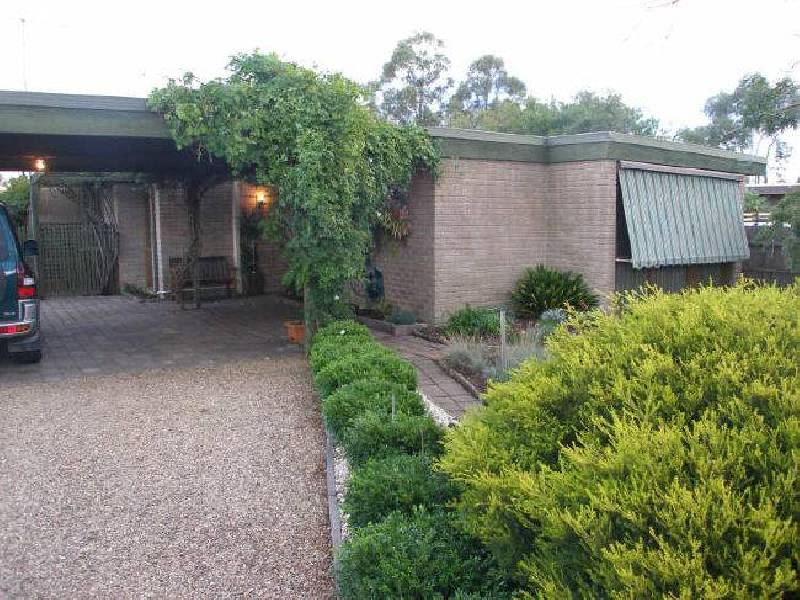 24 Bolden Street, Stratford VIC 3862