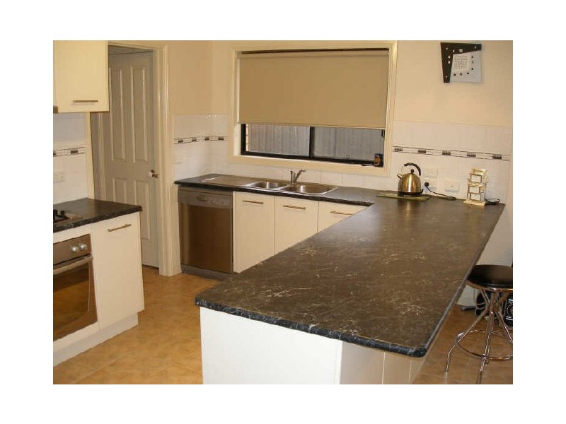 14 Krista Court, Sale VIC 3850