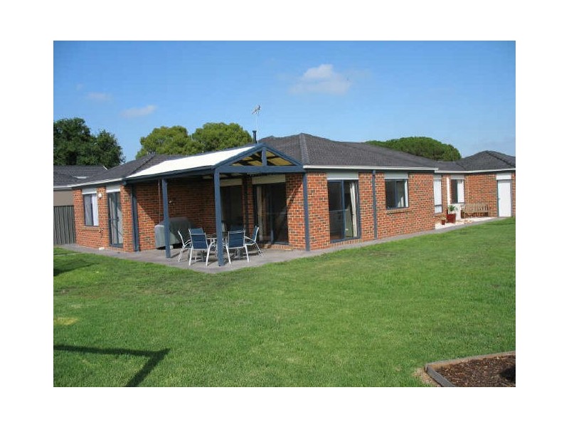 10 Krista Court, Sale VIC 3850