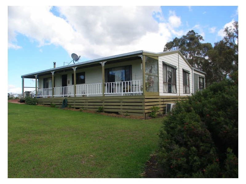 13 Pine Tree Court, Seaspray VIC 3851