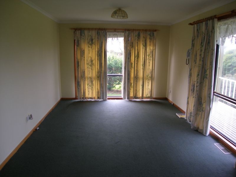 13 Pine Tree Court, Seaspray VIC 3851