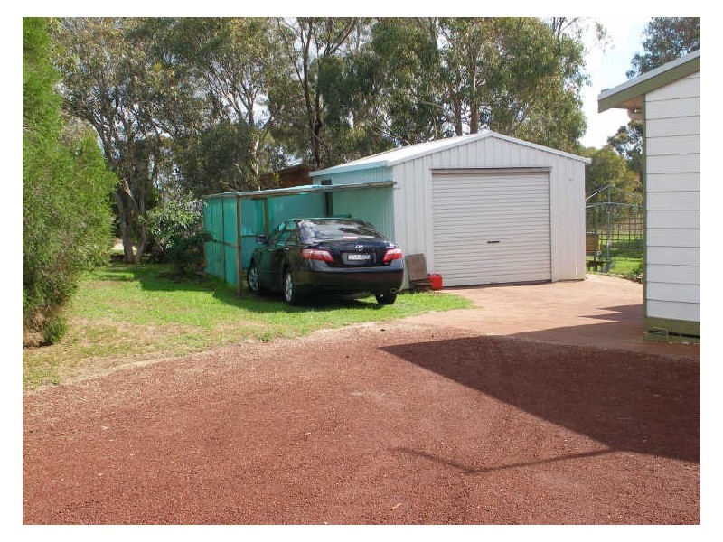 13 Pine Tree Court, Seaspray VIC 3851
