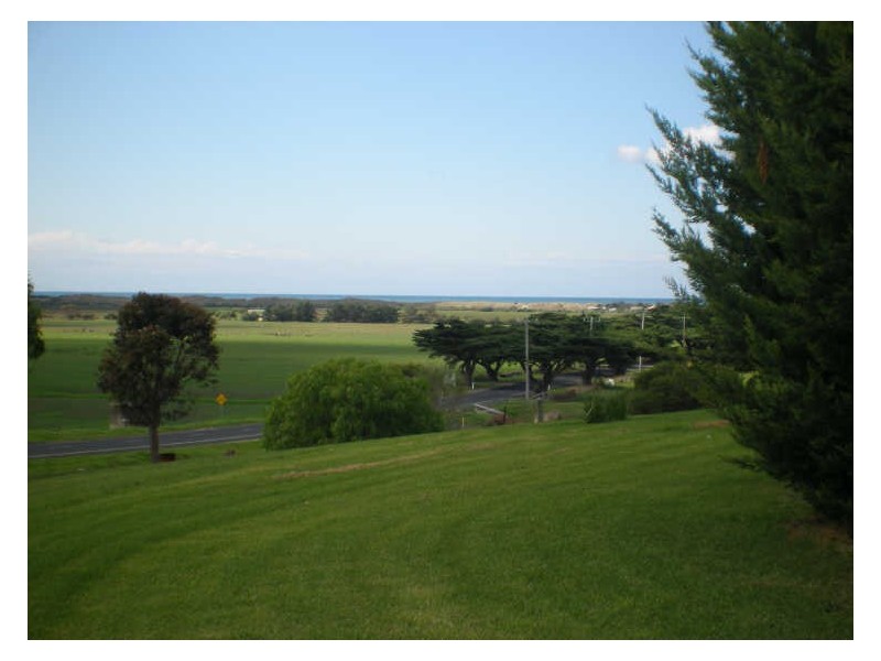 13 Pine Tree Court, Seaspray VIC 3851