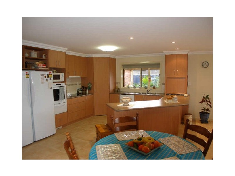 16 Lloyd Street, Stratford VIC 3862