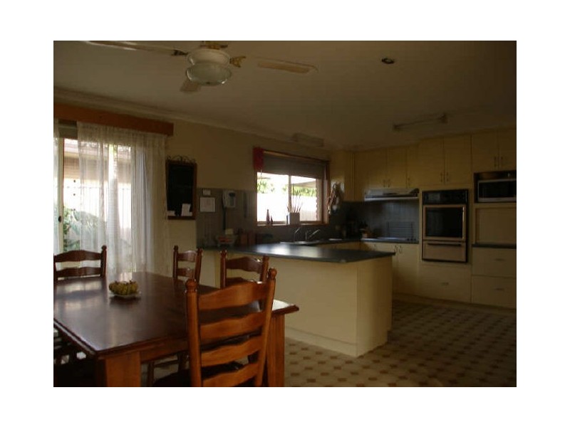 1 Anna Court, Sale VIC 3850