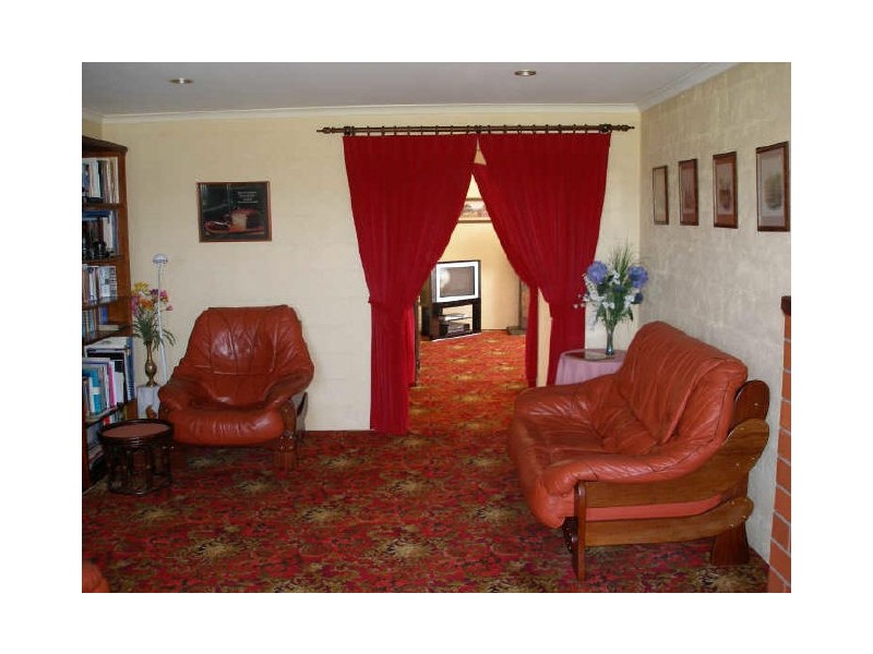 729 Llowalong Road, Llowalong VIC 3862