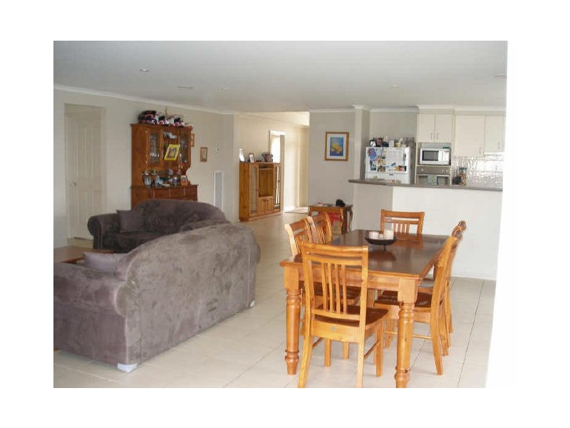 32 Krista Court, Sale VIC 3850