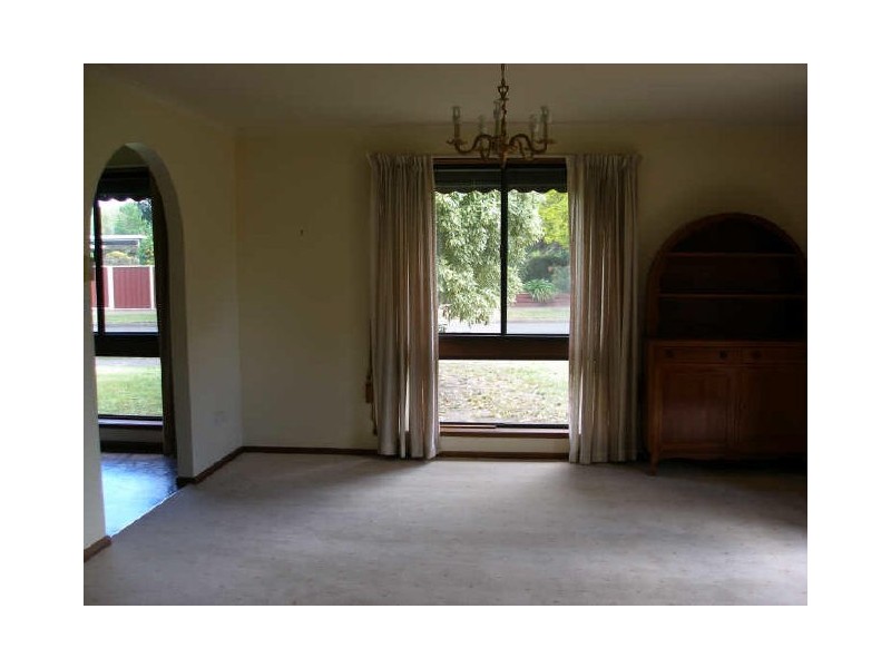 10 Antares Avenue, Sale VIC 3850