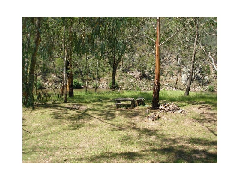 R 180 Castleburn Creek Road, Dargo VIC 3862