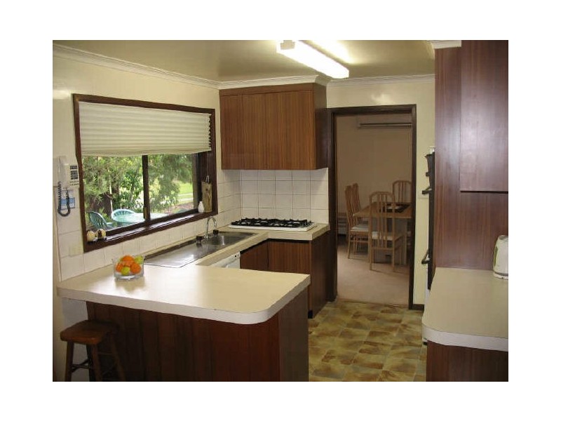 10 Alameda Drive, Sale VIC 3850