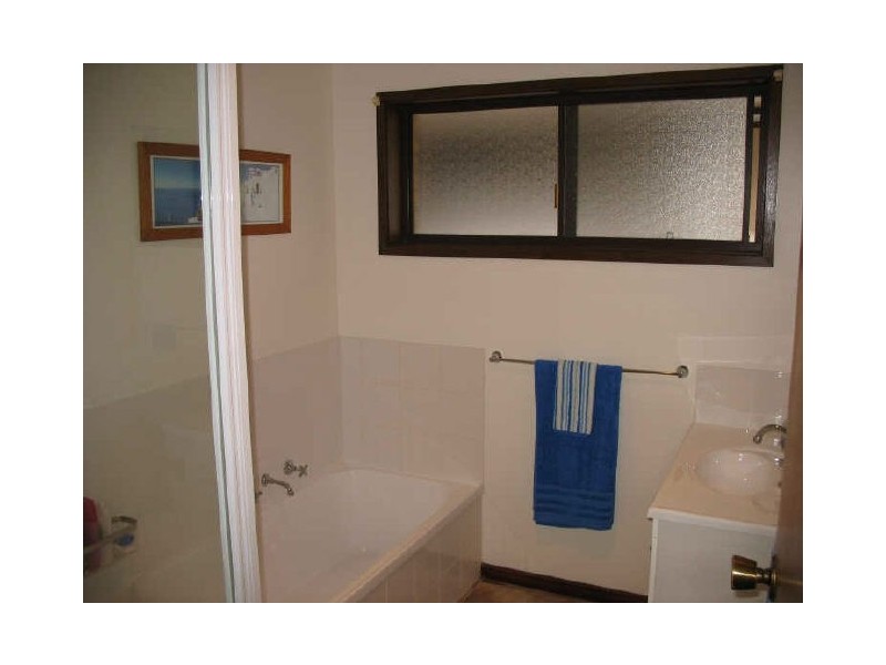 10 Alameda Drive, Sale VIC 3850