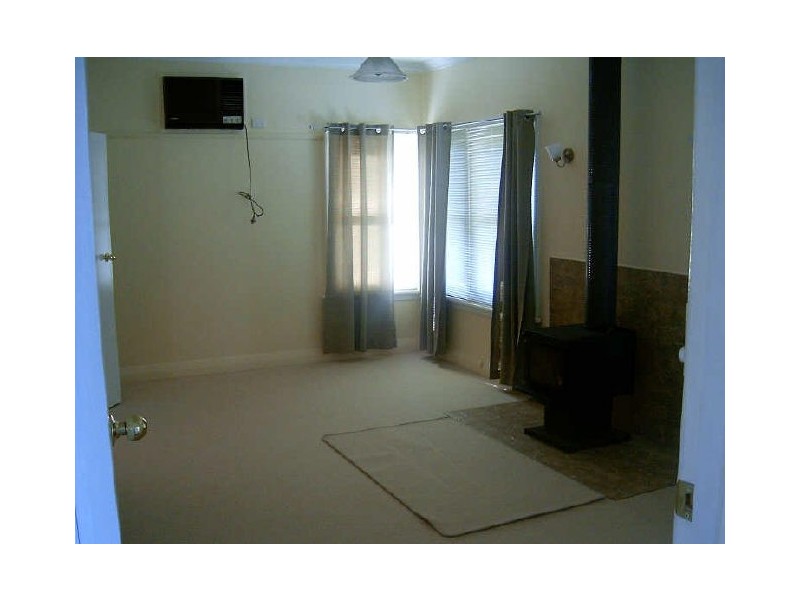 27 Dawson Street, Stratford VIC 3862